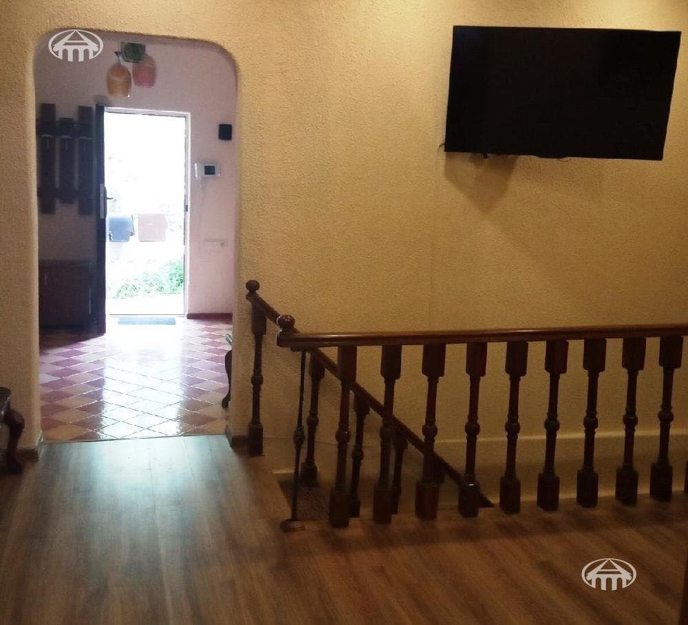 Apartment · 3 rooms · 130 m² · Kentron