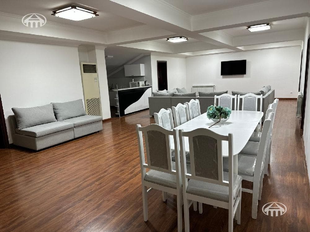 Дом · 8 комн. · 519 м² · Кентрон