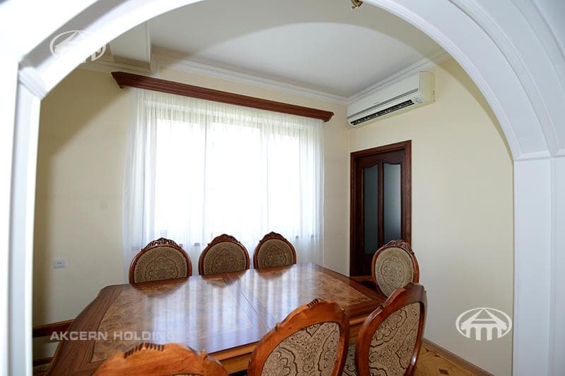 Apartment · 3 rooms · 100 m² · Kentron