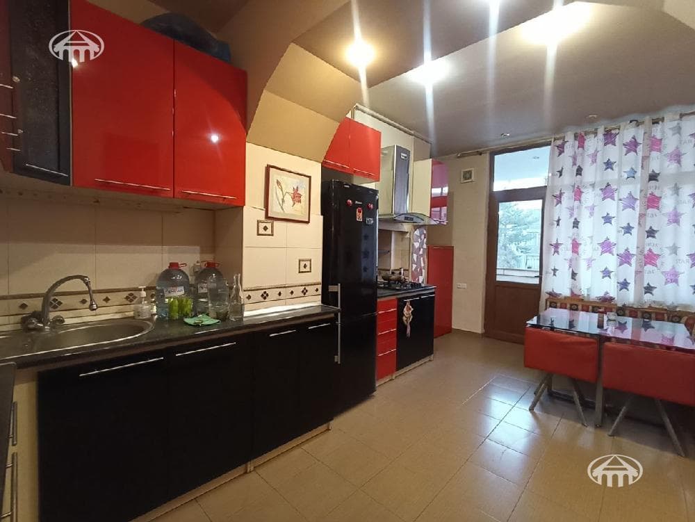 Apartment · 2 rooms · 101 m² · Kentron