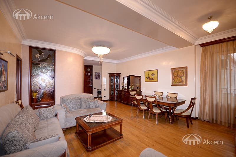 Квартира · 4 комн. · 127 м² · Кентрон