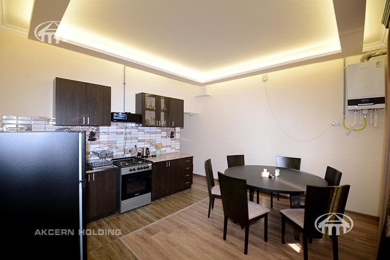 House · 6 rooms · 210 m² · Arabkir