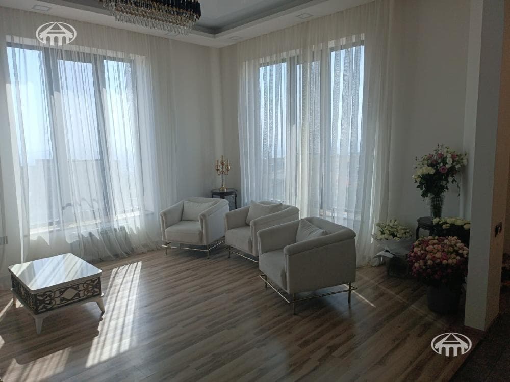 Особняк · 5 комн. · 313 м² · Нор-Норк
