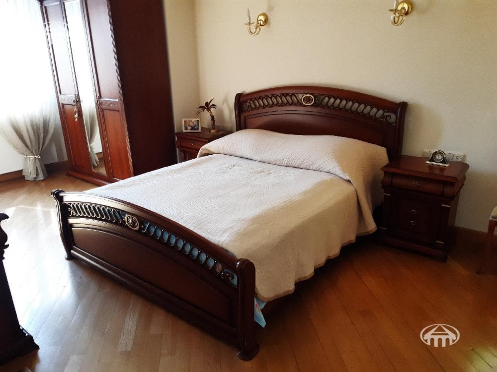 Квартира · 4 комн. · 135 м² · Кентрон
