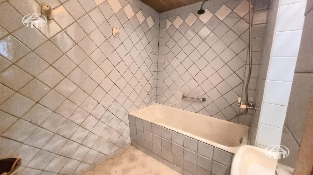 Apartment · 2 rooms · 77 m² · Kentron
