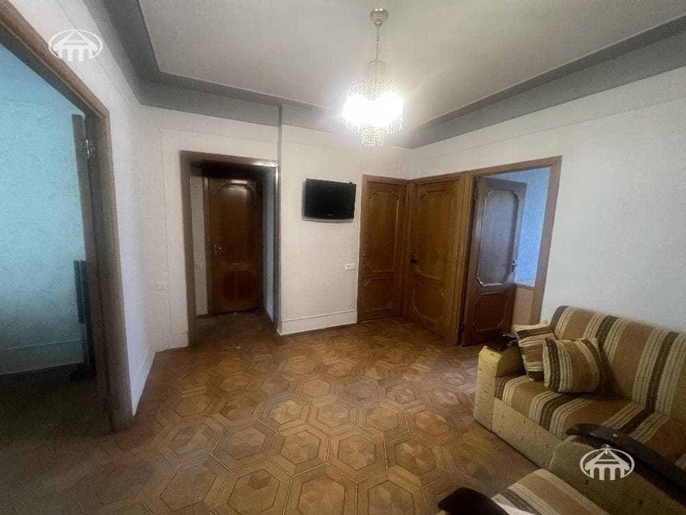 Բնակարան · 2 սեն. · 65 մ² · Կենտրոն