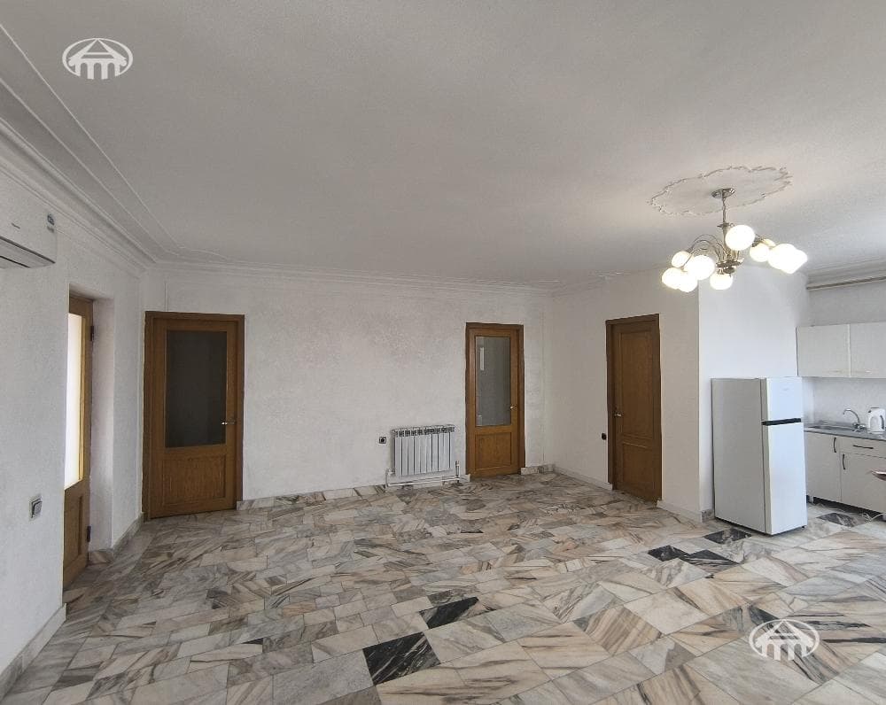 Квартира · 3 комн. · 105 м² · Аджапняк