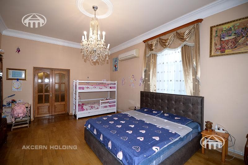 Дом · 7 комн. · 540 м² · Арабкир