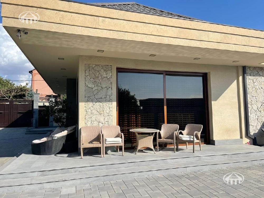 Mansion · 5 rooms · 314 m² · Ptgni