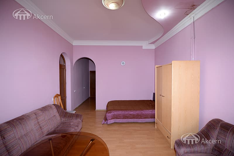 Особняк · 6 комн. · 440 м² · Кентрон