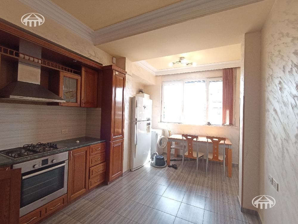 Квартира · 3 комн. · 94 м² · Кентрон
