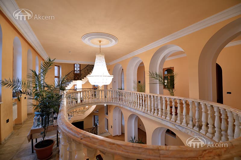 Mansion · 9 rooms · 680 m² · Arabkir