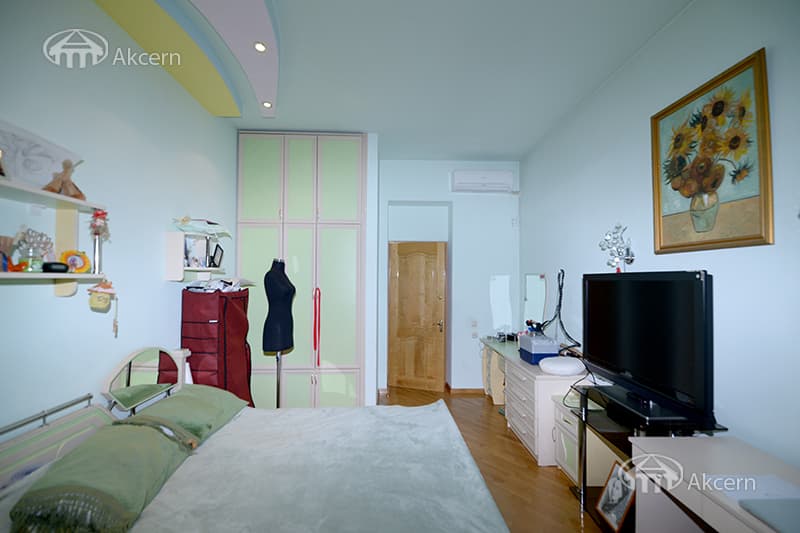 Mansion · 5 rooms · 340 m² · Arabkir