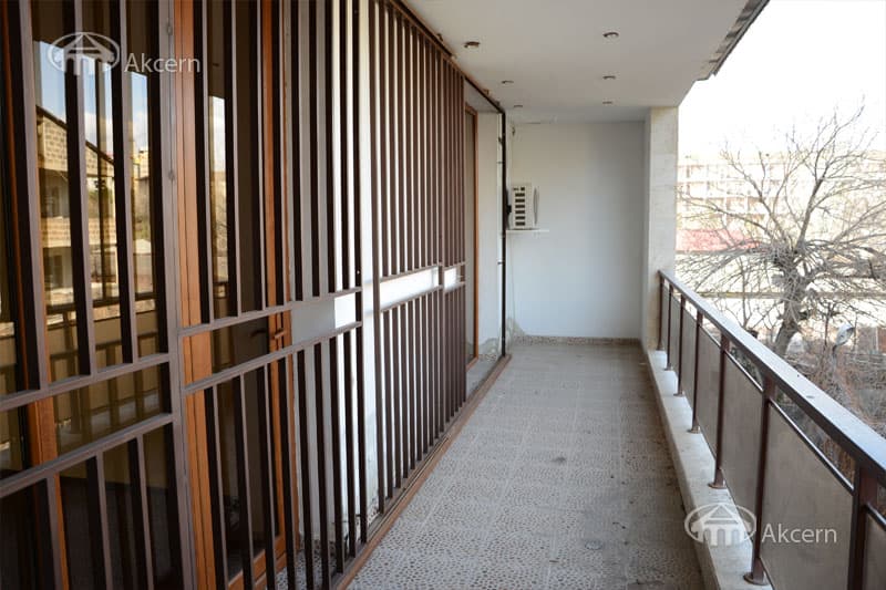 Mansion · 7 rooms · 615 m² · Kentron