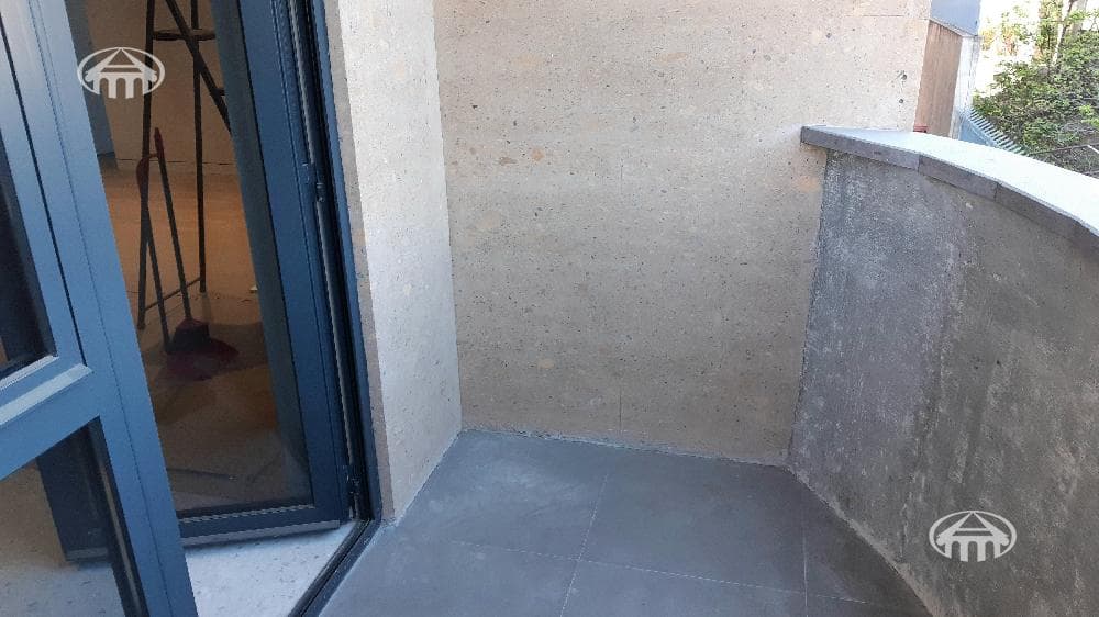 Apartment · 2 rooms · 83 m² · Kentron