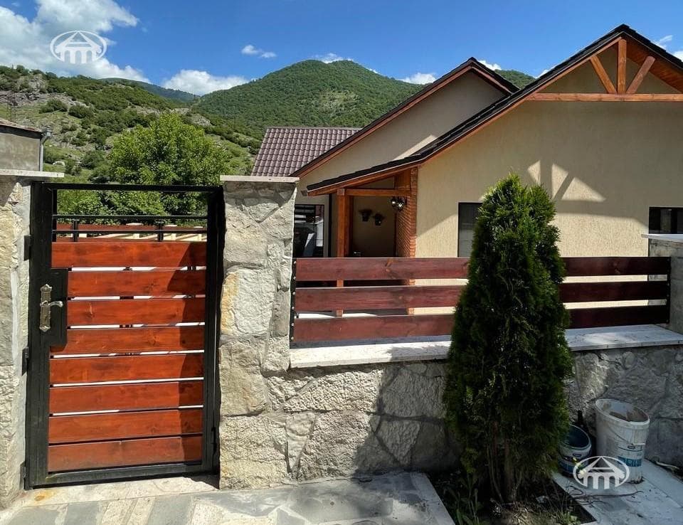 Mansion · 6 rooms · 290 m² · Dilijan