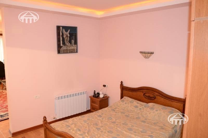 House · 3 rooms · 170 m² · Arabkir