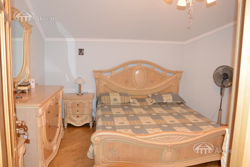 House · 6 rooms · 250 m² · Arabkir