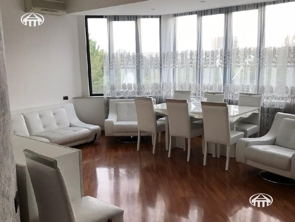 Բնակարան · 3 սեն. · 123,5 մ² · Կենտրոն
