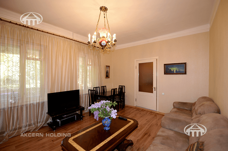 House · 3 rooms · 131 m² · Arabkir