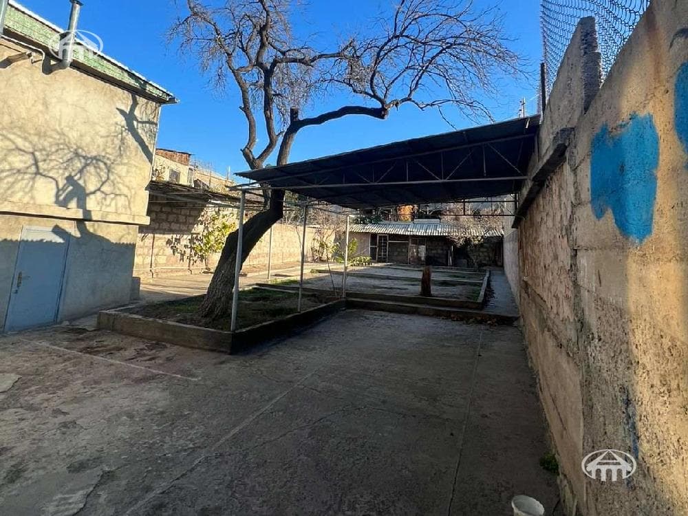 Дом · 3 комн. · 184 м² · Кентрон