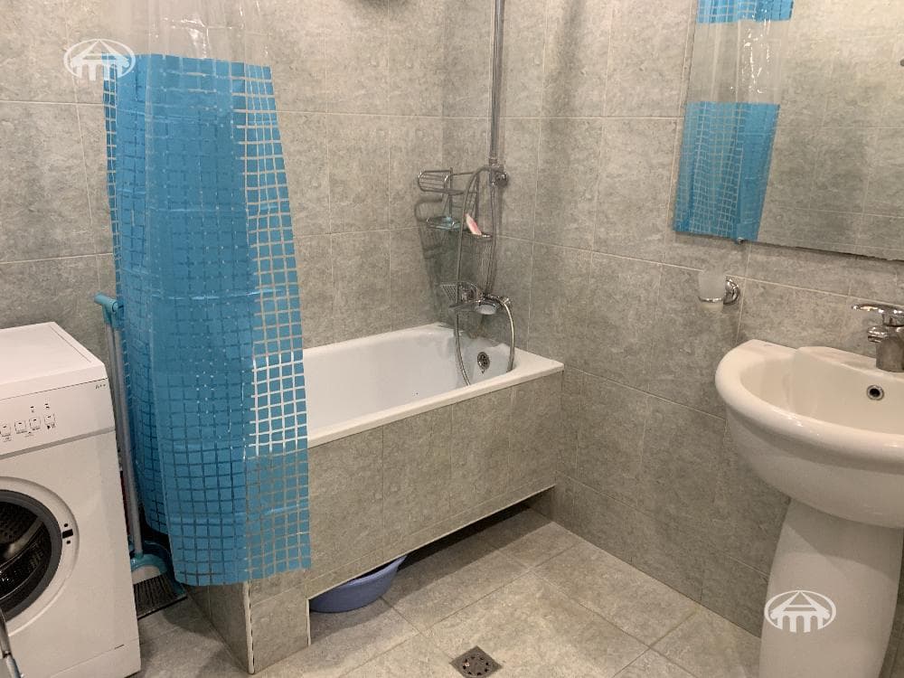 Квартира · 3 комн. · 80 м² · Кентрон