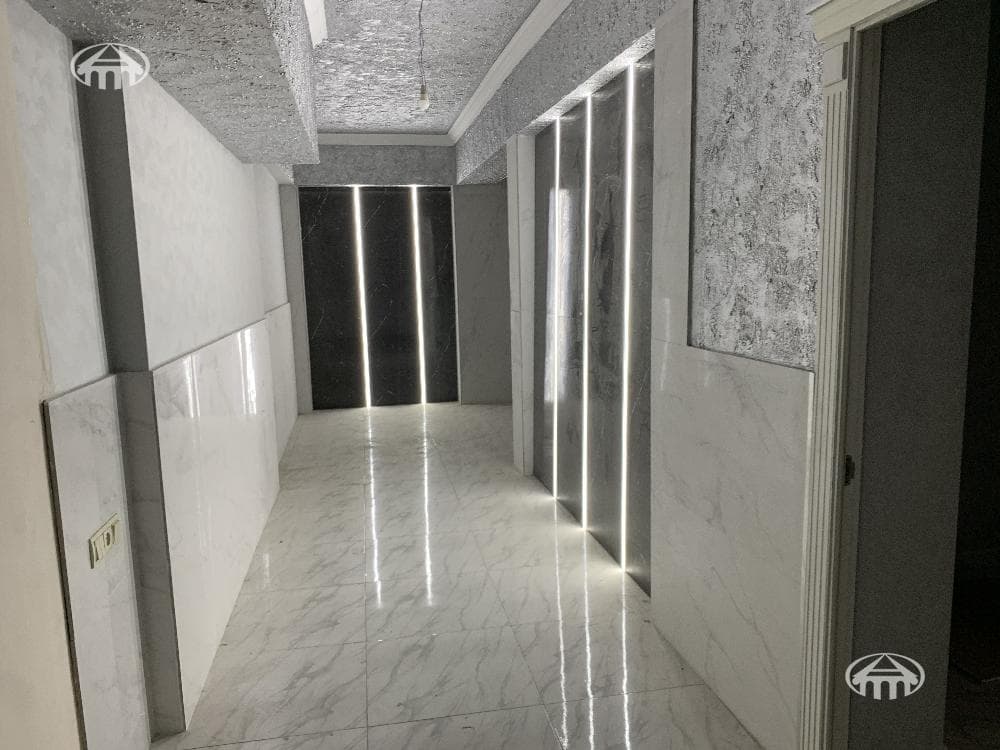 Խանութ · 606 մ² · Կենտրոն