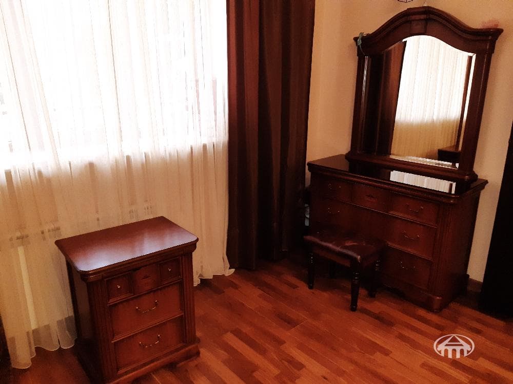 Дом · 5 комн. · 392 м² · Кентрон