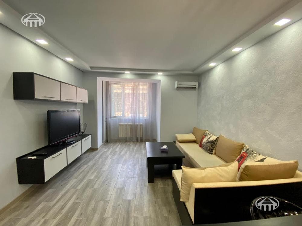 Apartment · 1 rooms · 38 m² · Kentron