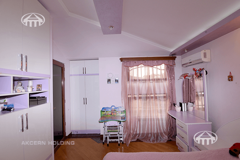 Apartment · 5 rooms · 210 m² · Kentron