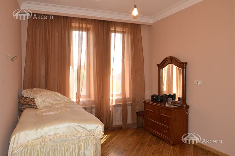 Особняк · 7 комн. · 406 м² · Норк-Мараш