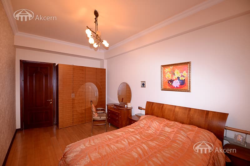 Квартира · 4 комн. · 186 м² · Кентрон