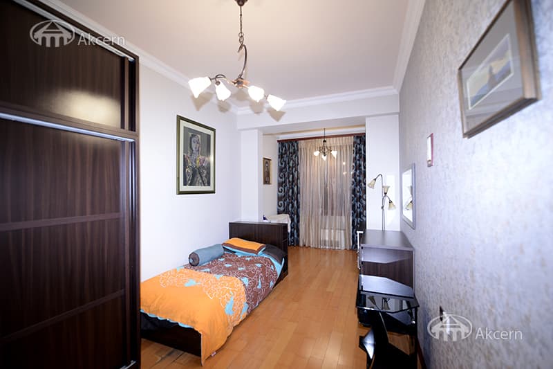 Квартира · 4 комн. · 186 м² · Кентрон