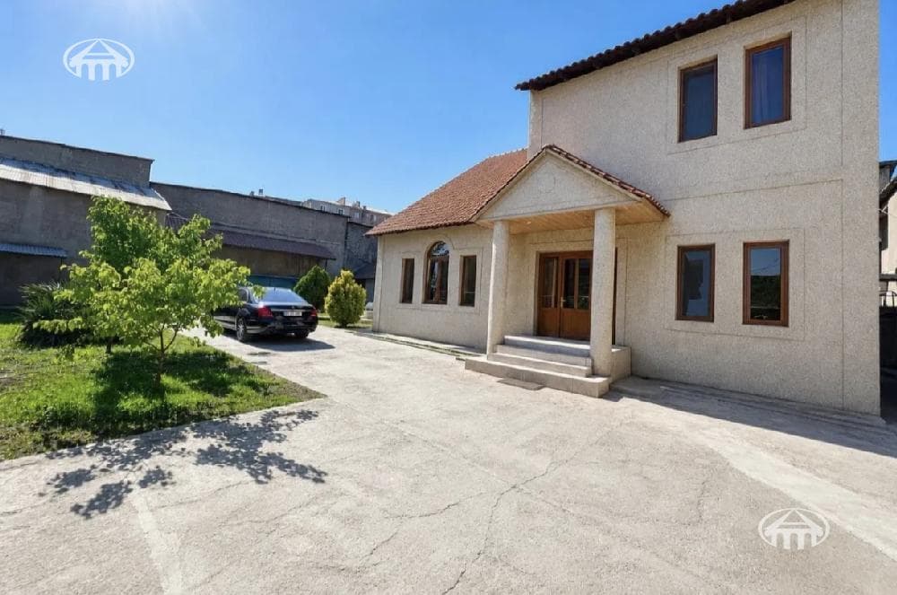 Mansion · 6 rooms · 348 m² · Kentron