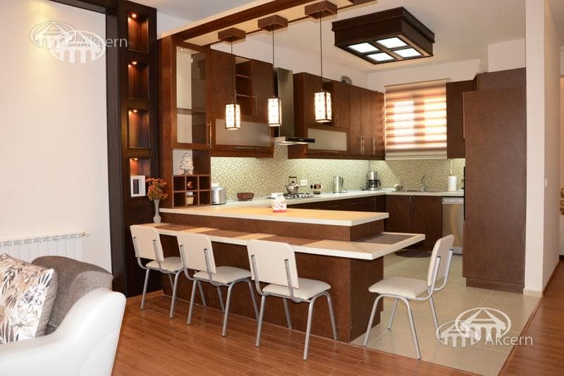 Квартира · 4 комн. · 135 м² · Кентрон