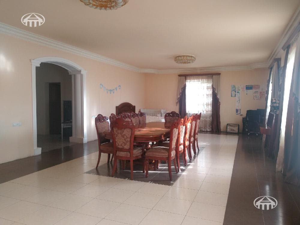 Особняк · 6 комн. · 349 м² · Джрвеж