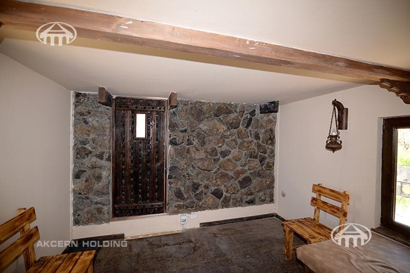 Mansion · 5 rooms · 210 m² · Garni
