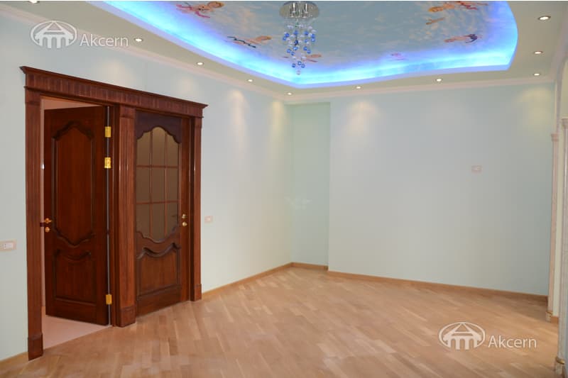 Дом · 5 комн. · 467 м² · Кентрон
