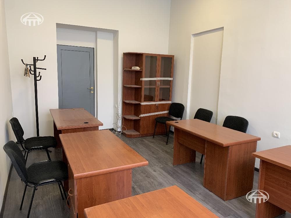 Office · 18 m² · Kentron