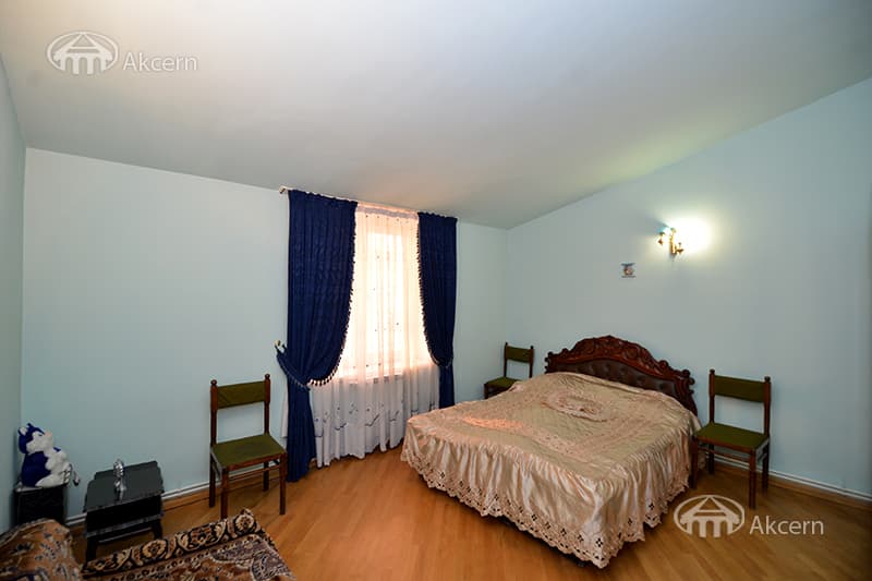 Apartment · 6 rooms · 234 m² · Arabkir