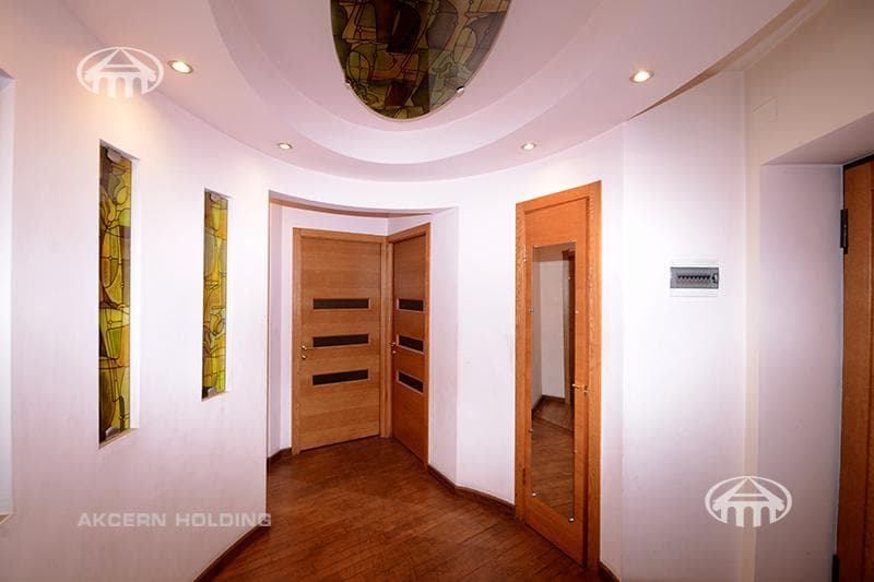 Квартира · 3 комн. · 90 м² · Кентрон