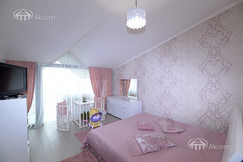 Квартира · 3 комн. · 111 м² · Кентрон
