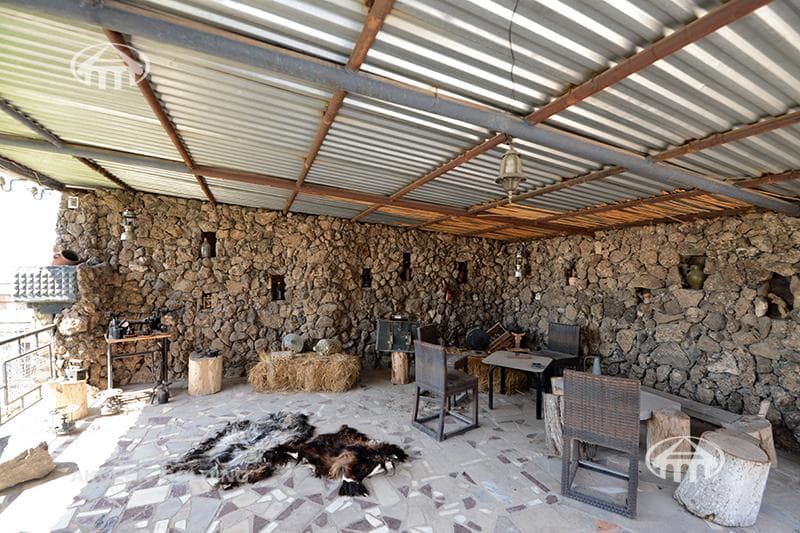 Mansion · 5 rooms · 368 m² · Ghazaravan