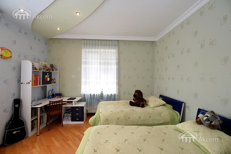 Особняк · 6 комн. · 349 м² · Аджапняк