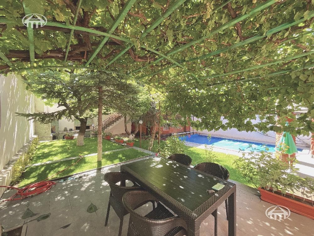 Mansion · 9 rooms · 680 m² · Arabkir — photo 36 / 47