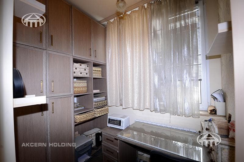 Apartment · 3 rooms · 90 m² · Kentron