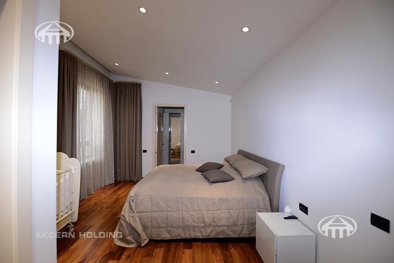 Mansion · 5 rooms · 777 m² · Avan