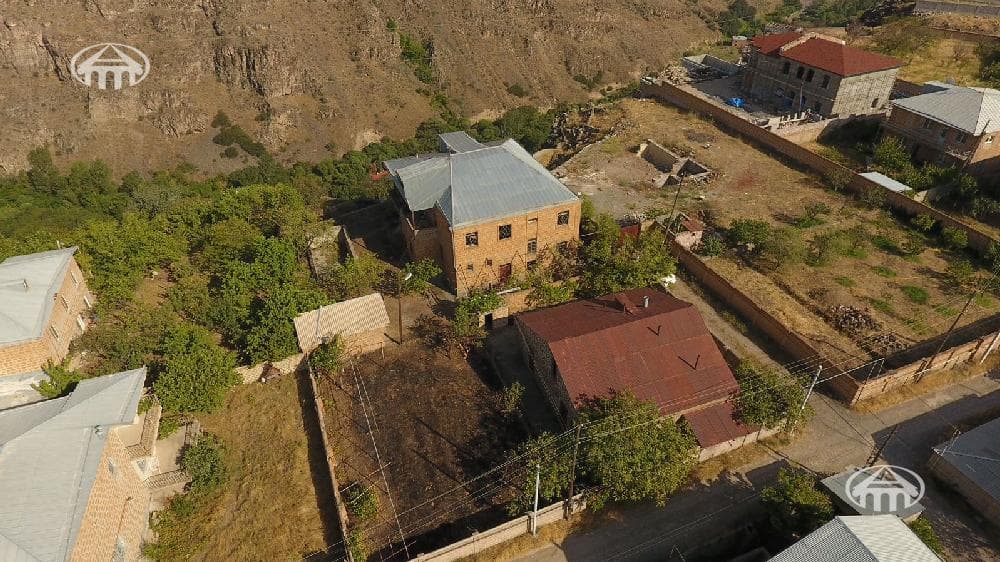 Mansion · 6 rooms · 498 m² · v. Mughni