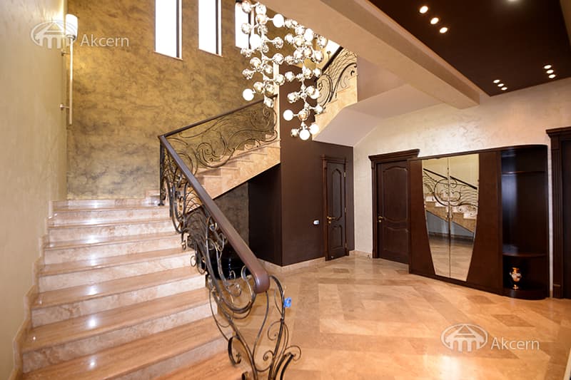 Mansion · 5 rooms · 394 m² · Vahagni