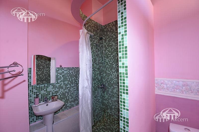 Hotel · 5 rooms · 540 m² · Kentron